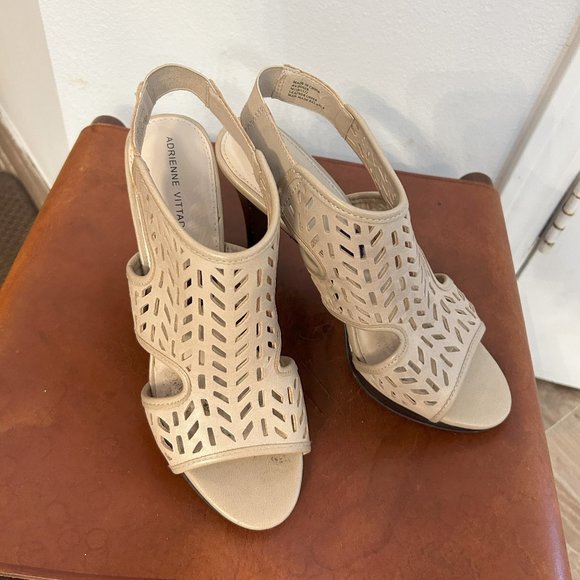 ADRIENNE VITTADINI Leather AV POSER Beige Cut Out Slingback Heels Shoes - Picture 1 of 2
